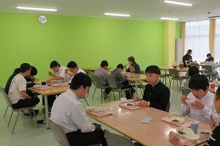 朝食